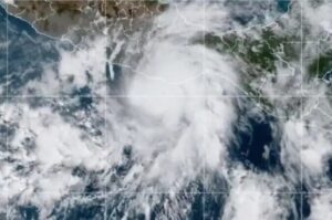 Philippe amenaza con convertirse en huracán y causar inundaciones en el Caribe
