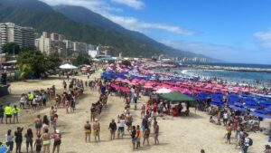 Prohíben uso de playas y balnearios este domingo en La Guaira