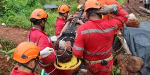 Rescatan con vida a dos obreros atrapados en una mina de Nicaragua - AlbertoNews