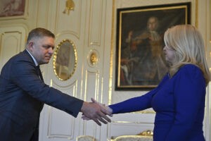 Robert Fico buscar apoyo para gobernar en Eslovaquia