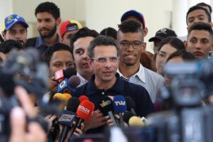 Rosales “no es una opción competitiva” tras retiro de Capriles