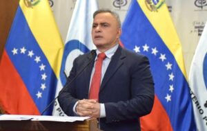 Saab solicita orden de aprehensión y alerta roja de Interpol contra Guaidó