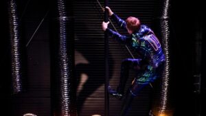 Show del Cirque du Soleil homenajea a "superhéroe" Messi en Buenos Aires
