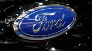Sindicato del motor de EE.UU. confirma su acuerdo con Ford para acabar con la huelga - AlbertoNews