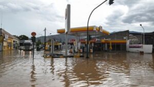 Tormenta Elías sigue causando inundaciones en Grecia