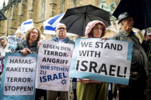 UE suspende la ayuda a Palestina y se recrudece la guerra en Israel