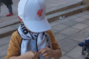 Un padre denuncia ante LaLiga que ultras del Bara acosaron a su hijo autista por llevar una bufanda del Madrid
