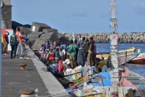 Unos 5.000 migrantes trasladados desde Canarias a la Península, según Escrivá