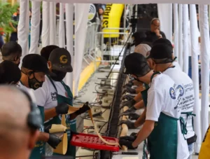 Venezuela busca un récord Guinness con un bocadillo de queso frito de 15 metros de largo
