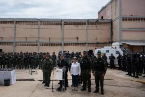 Venezuela decreta fin de mafias carcelarias