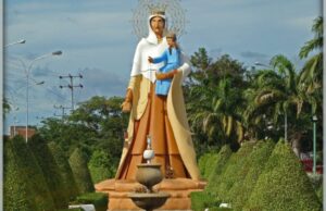 Visita el Monumento a la Virgen del Carmen en Higuerote