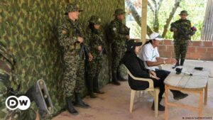 abren diálogo entre Gobierno y disidencia FARC – DW – 16/10/2023