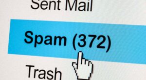 ¿Por qué algunos correos se van directamente a la bandeja de spam del correo?