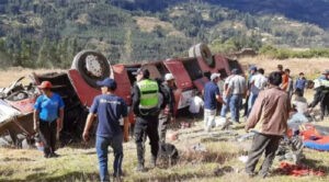 Accidente de autobús en Perú deja 20 muertos y seis heridos