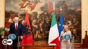 Acuerdo migratorio "modelo" entre Italia y Albania – DW – 10/11/2023