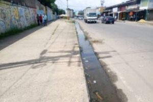 Aguas negras se acumulan en las calles de Valencia en Carabobo