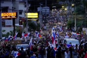 Anuncian apertura temporal de carreteras en Panamá, mientras siguen protestas antimineras - AlbertoNews