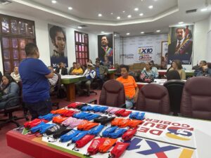 Autoridades del 1x10 del Buen Gobierno entregan ayudas técnicas en Mérida - Yvke Mundial