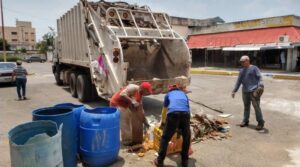 Autoridades policiales de Cabimas inician operativo para evitar que la gente arroje basura en espacios públicos