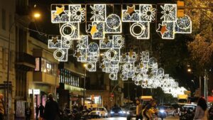Barcelona enciende 104 kilómetros de luces de Navidad