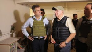 Borrell pide a Israel que no se deje llevar por la "ira" mientras sigue la incursión militar en el mayor hospital de Gaza