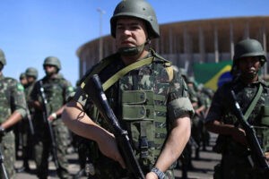 Brasil redobla presencia militar en frontera con Venezuela