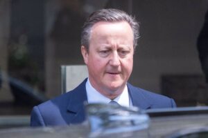 Cameron asume Exteriores confiado en hacer valer su "experiencia" ante "profundos cambios globales"