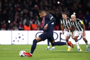 Champions: Mbapp, de penalti en el descuento, evita la catstrofe del PSG | Champions League 2023
