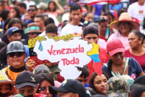 Chavismo usa presión para subir participación en referendo del 3D