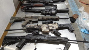 Congresistas de EE.UU. proponen ley para controlar el tráfico de armas hacia México
