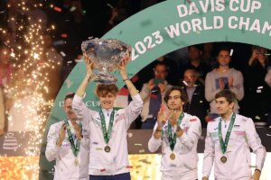 Copa Davis: El estallido de Jannik Sinner devuelve a Italia al techo del tenis
