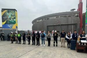 Criticaron que policía hiciera control migratorio a hinchas en el partido de la Vinotinto contra Perú en Lima: “Suena a acoso” (+Video)