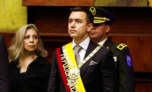 Daniel Novoa asume la presidencia de Ecuador