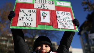 Decenas de miles de personas se manifiestan en Londres por un alto el fuego permanente en Gaza