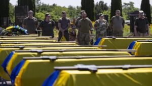 Defensa acogerá en residencias militares a familiares de ucranianos muertos en combate