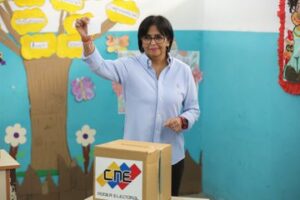 Delcy Rodríguez insistió en que el referéndum no se detiene