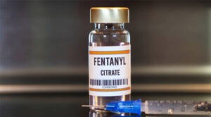 EE.UU. levanta sanciones a China por ayuda en lucha contra fentanilo