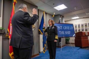 EEUU nombra por primera vez en su historia a una mujer como Jefa de Operaciones Navales - AlbertoNews