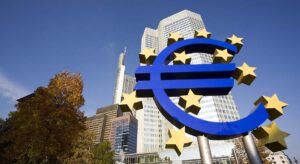 El BCE reconoce por primera vez que hay riesgo de haberse pasado de frenada con la subida tipos