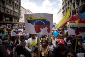 El Mundo: La cortina de humo de Maduro con las "Malvinas" venezolanas