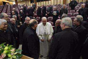 El Papa conversa dos horas con los obispos españoles sobre los seminarios y sin mención los abusos sexuales a menores
