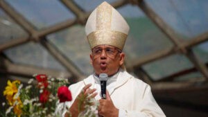 El Papa nombra a Monseñor Víctor Basabe como Arzobispo de Coro