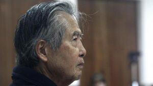El Tribunal Constitucional de Perú sostiene que el exautócrata Fujimori debe salir de la prisión