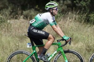 El ciclista Josu Etxeberria, en la UCI tras ser atropellado mientras entrenaba en Navarra