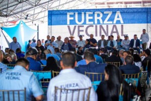 Elías Sayegh, Josy Fernández y 57 personas más dejaron Fuerza Vecinal