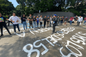 Estudiantes universitarios exigen la liberación de John Álvarez