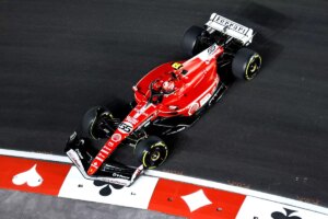F1: El mal fario de Carlos Sainz y la mancha de aceite que provoc su trompo: "Es inaceptable"