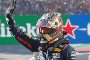 F1: Verstappen no se deja nada en Brasil; Sainz octavo y Alonso, undcimo