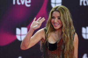 [FOTOS] Shakira, Sebastián Yatra y las cejas de Rosalía, en la alfombra roja de los Latin Grammy