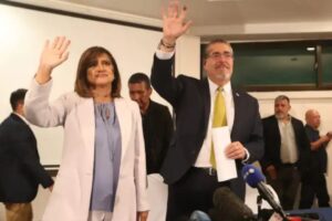 Fiscalía de Guatemala emprende nueva acción contra presidente electo y su partido